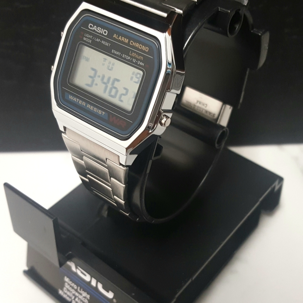 Casio Vintage Digital Watch Alarm Stopwatch Light - Picture 5 of 5